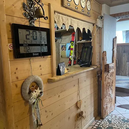 瓦勒鲁兹木屋酒店 卡纳泽伊