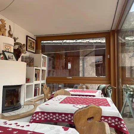 瓦勒鲁兹木屋酒店