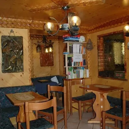 瓦勒鲁兹木屋酒店 酒店