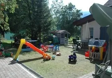 瓦勒鲁兹木屋酒店 2* 卡纳泽伊